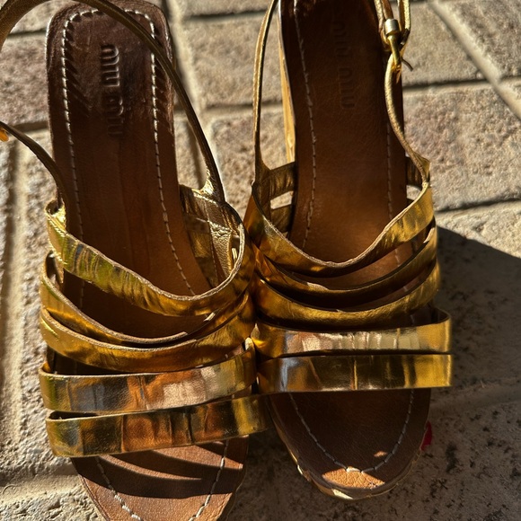 Miu miu sling back bamboo wedge heels with gold detailing - Picture 3 of 5